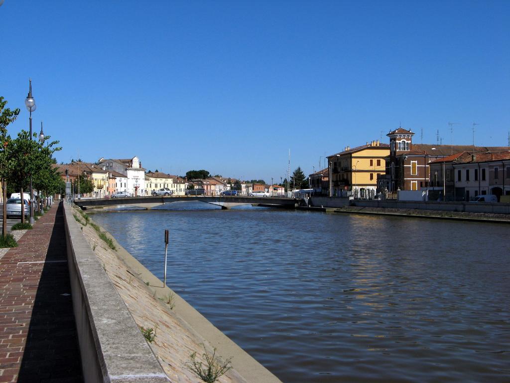Palazzo Spada - Attico Con Terrazza Vista Fiume In Centro Codigoro Exteriör bild